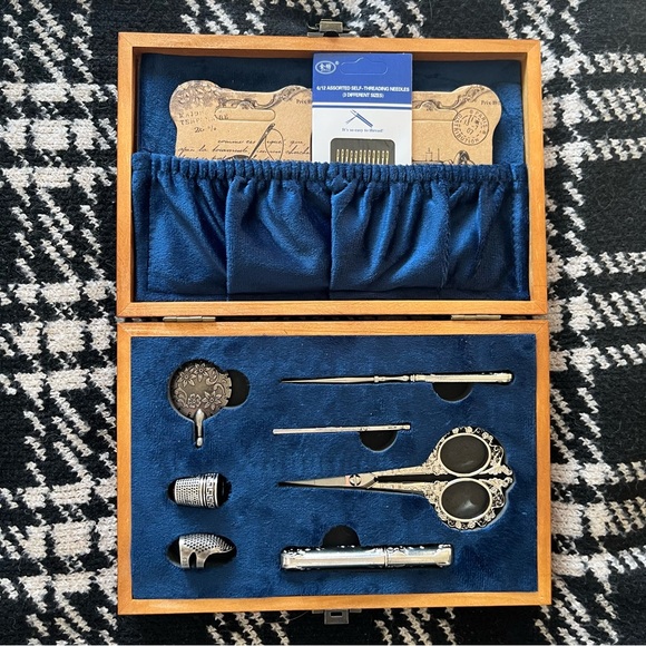 Vintage Needlework Set Box - Picture 2 of 4